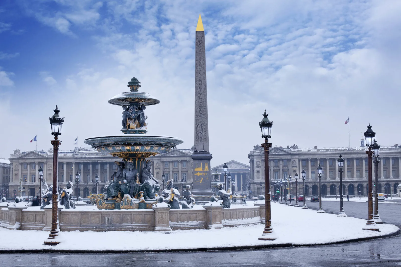 District cooling serves landmark buildings across Paris — here, the Place de la Concorde
